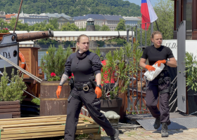 Policisté vylovili z Vltavy poblíž botelu Matylda tělo