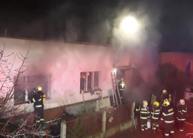 Ve Veselí nad Moravou našli hasiči při hašení požáru v domě mrtvého člověka