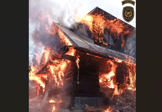 Hasiči našli po požáru rodinného domu ve Vsetíně ohořelé tělo