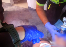 Policisté z Modřan zachránili další lidský život, resuscitovali zkolabovaného muže
